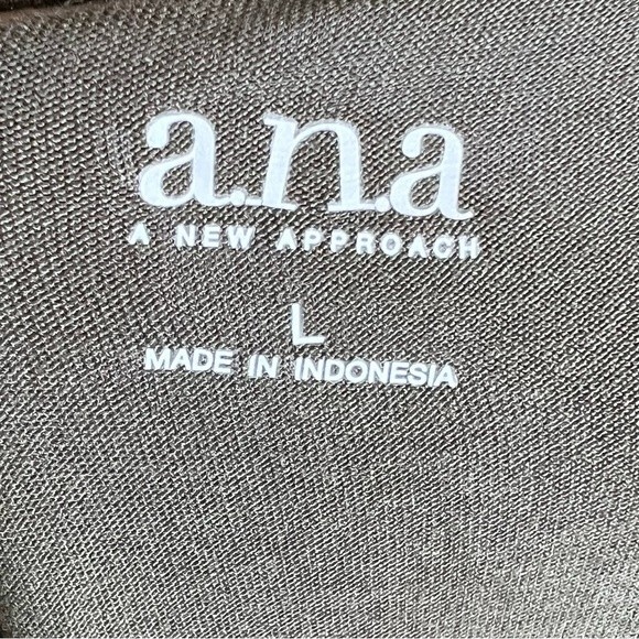 Olive green cutout off shoulder short sleeve top size large - Picture 5 of 6